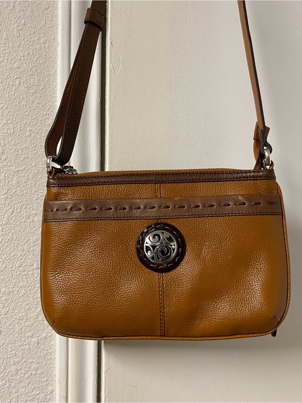 Brighton London Groove Classic Brown Camel Leather Crossbody Bag